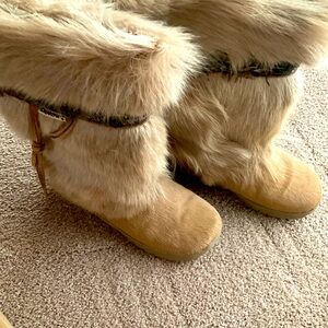 Bear paw fur boots